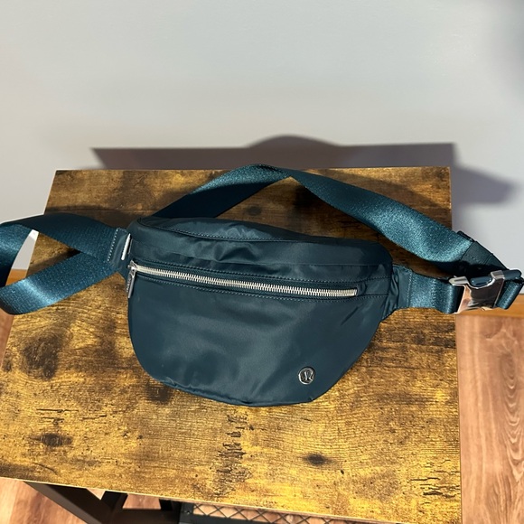 lululemon athletica Handbags - Lululemon Belt bag